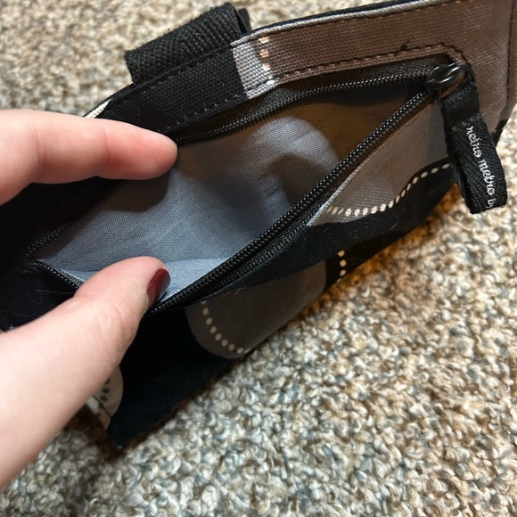 Thirty-One | Black White & Gray Circle Polka Dot Printed wallet - Picture 4 of 5